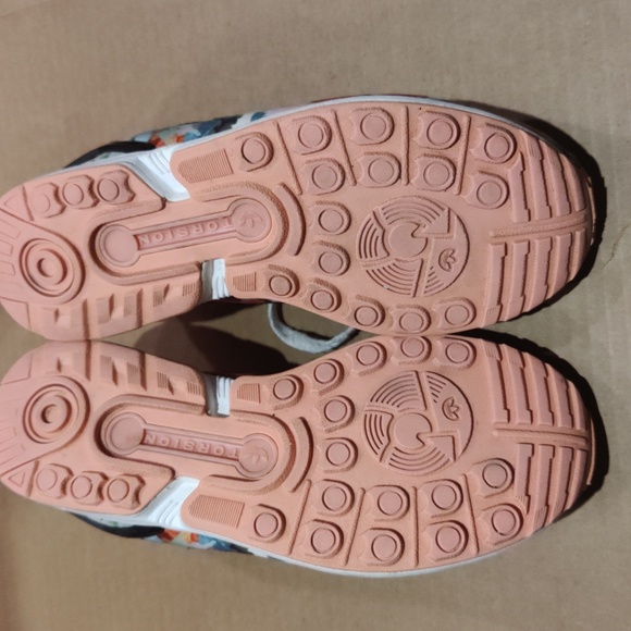 Adidas ZX flux watercolor woman's size 7 running shoes - Picture 11 of 12